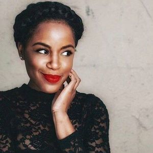 Meet your Posher, Lola